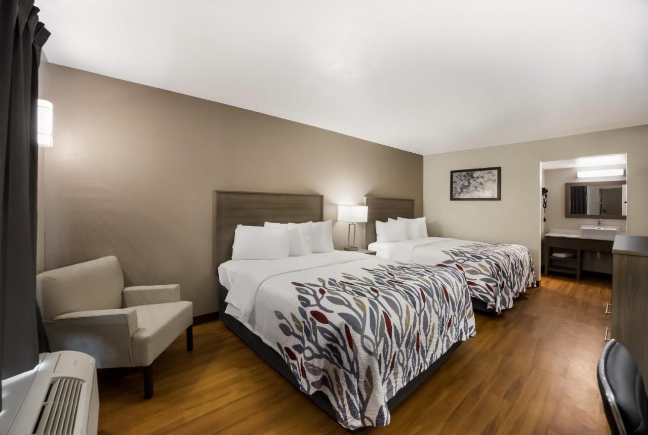 Red Roof Inn & Suites Thomasville Exterior photo